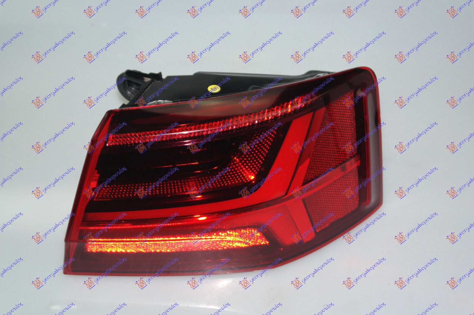 Audi a6 14-18 STOP LAMPA SPOLJASNJA LED(VALEO)