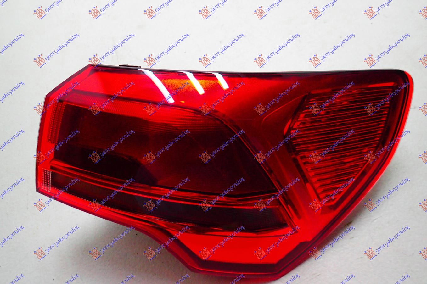 Audi q3 18- STOP LAMPA SPOLJASNJA LED(ULO)