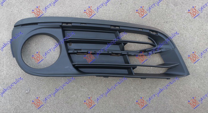 Bmw series 5 2013-2016 (f10/f11) RESETKA PREDNJEG BRANIKA (POLUZATVORENA) (SA MAGLENKOM) (MODERN/LUXURY)