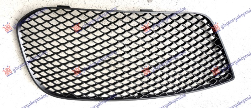 Mercedes gla 2014-2017 (x156) RESETKA PREDNJEG BRANIKA SPOLJASNJA (AMG-LINE)