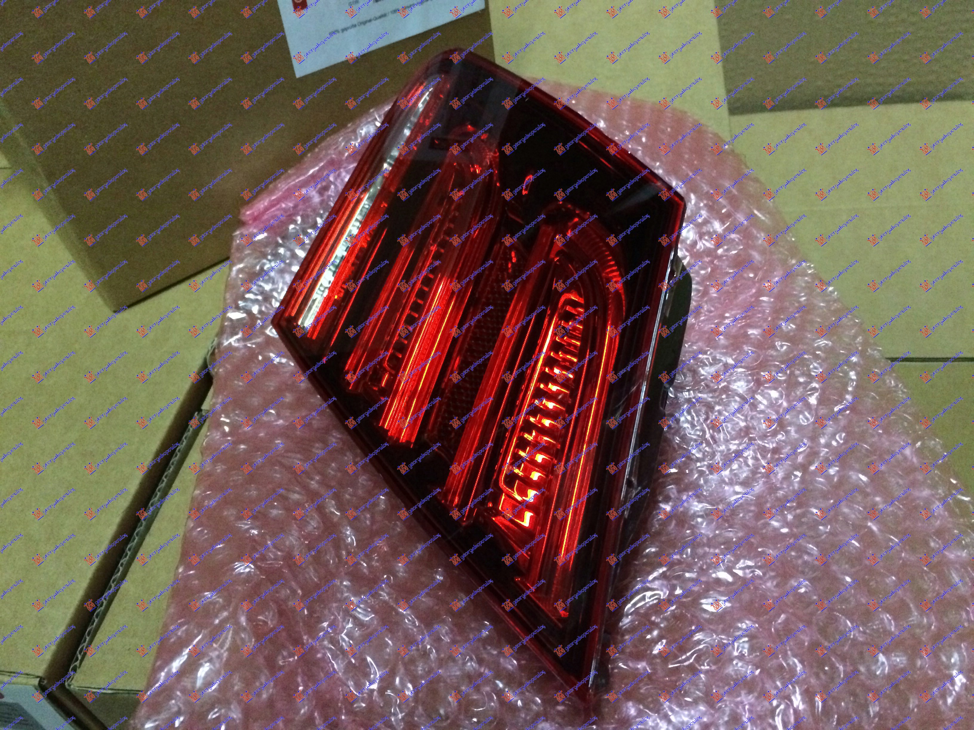 Mercedes e class 2013-2016 (w212) STOP LAMPA UNUTRASNJA CELA LED (CRNO KUCISTE) (ULO)